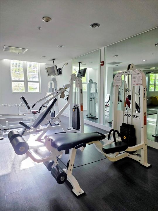For Sale: $282,000 (1 beds, 1 baths, 625 Square Feet)