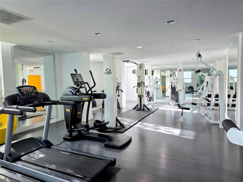 For Sale: $282,000 (1 beds, 1 baths, 625 Square Feet)