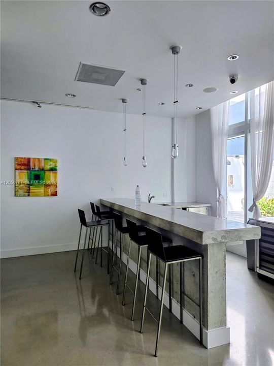 For Sale: $282,000 (1 beds, 1 baths, 625 Square Feet)