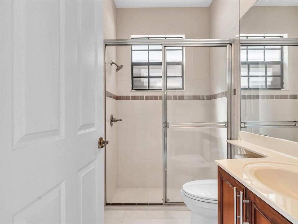 046-FPP00216