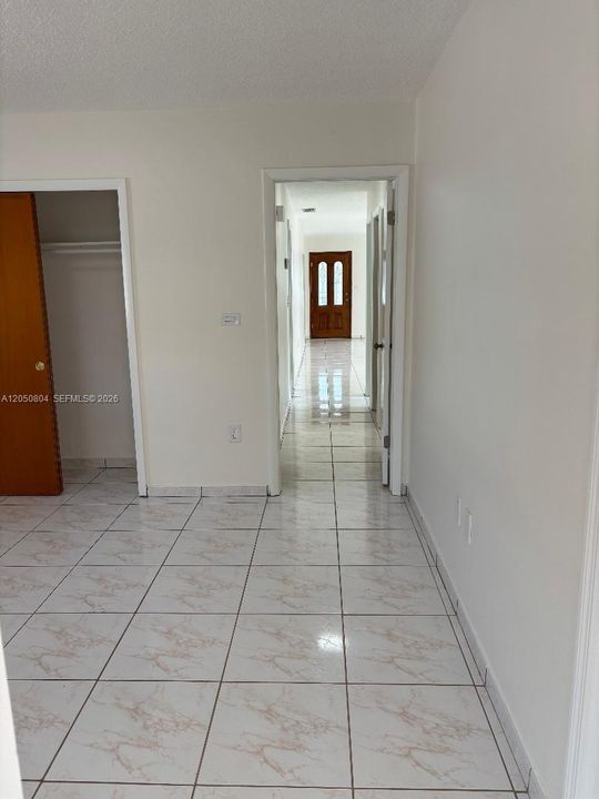 For Rent: $3,200 (3 beds, 2 baths, 1400 Square Feet)