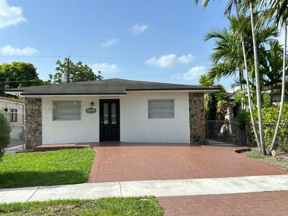 For Rent: $3,200 (3 beds, 2 baths, 1400 Square Feet)