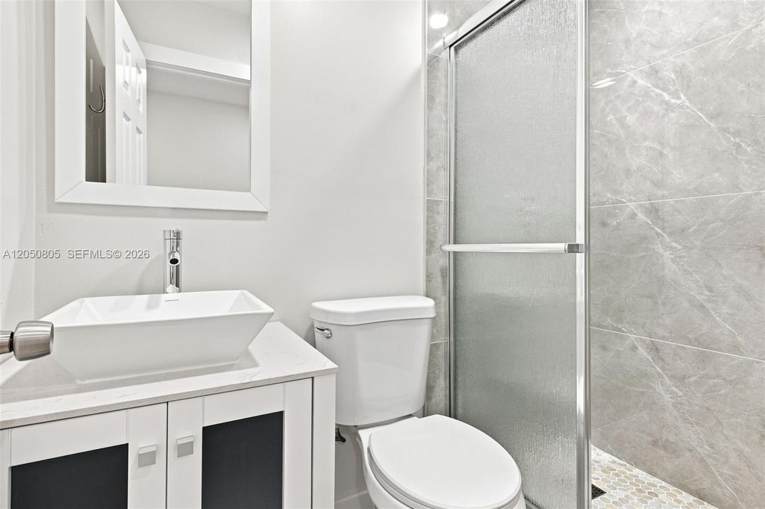 For Sale: $729,900 (5 beds, 5 baths, 2633 Square Feet)