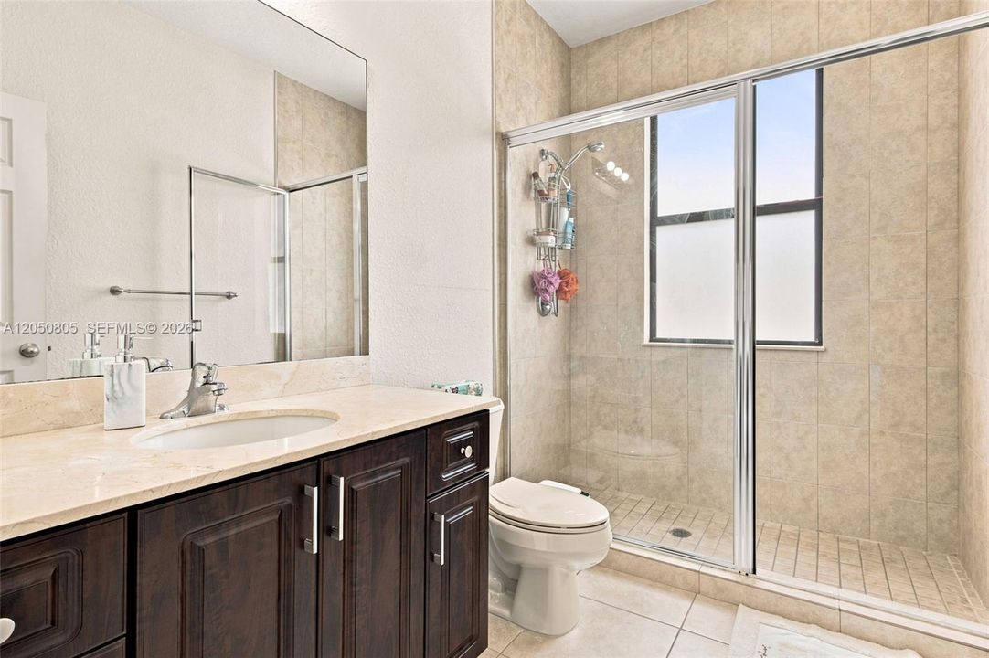 For Sale: $729,900 (5 beds, 5 baths, 2633 Square Feet)