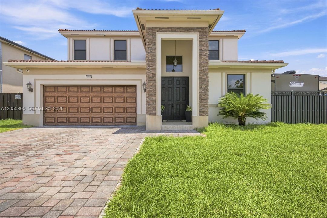 For Sale: $729,900 (5 beds, 5 baths, 2633 Square Feet)