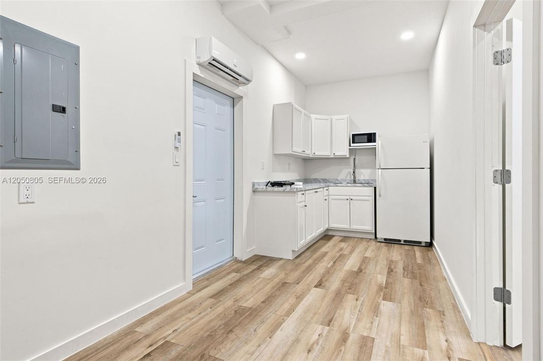 For Sale: $729,900 (5 beds, 5 baths, 2633 Square Feet)