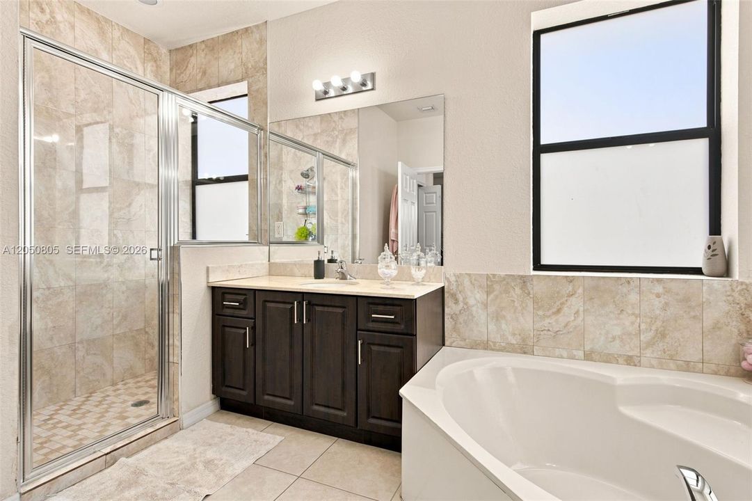 For Sale: $729,900 (5 beds, 5 baths, 2633 Square Feet)
