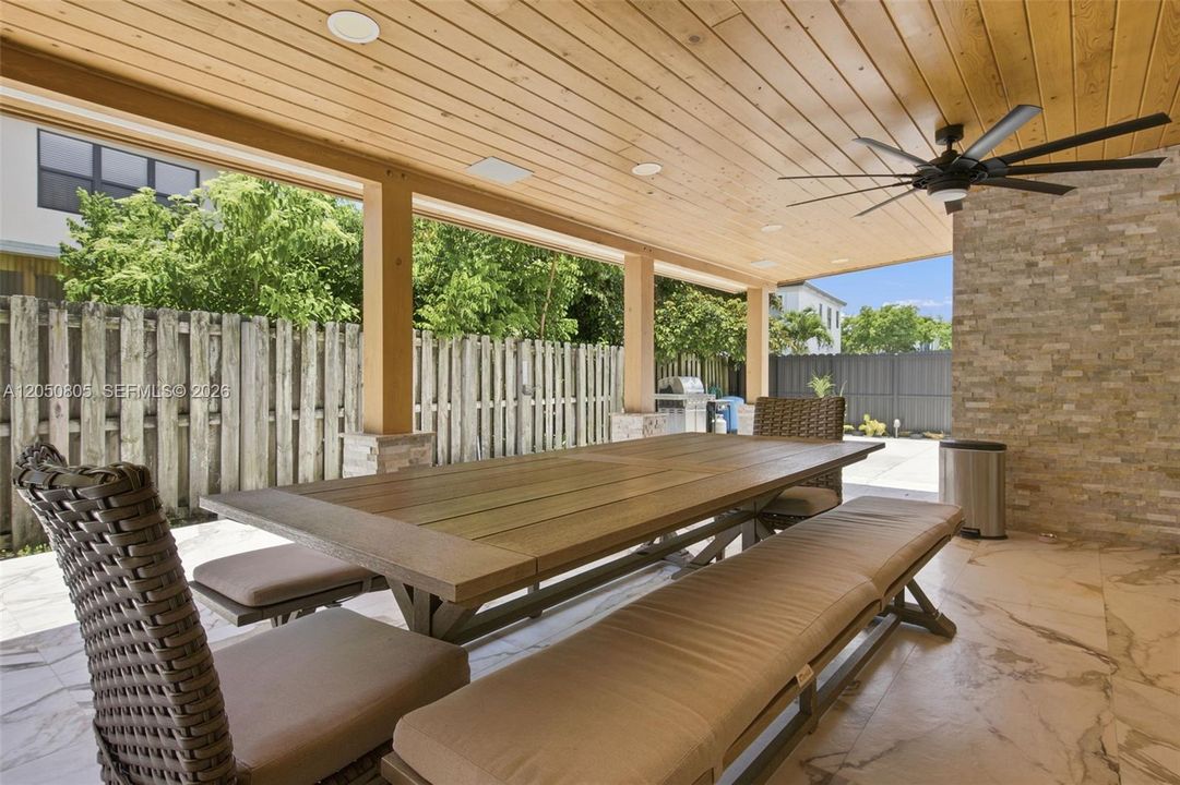 For Sale: $729,900 (5 beds, 5 baths, 2633 Square Feet)