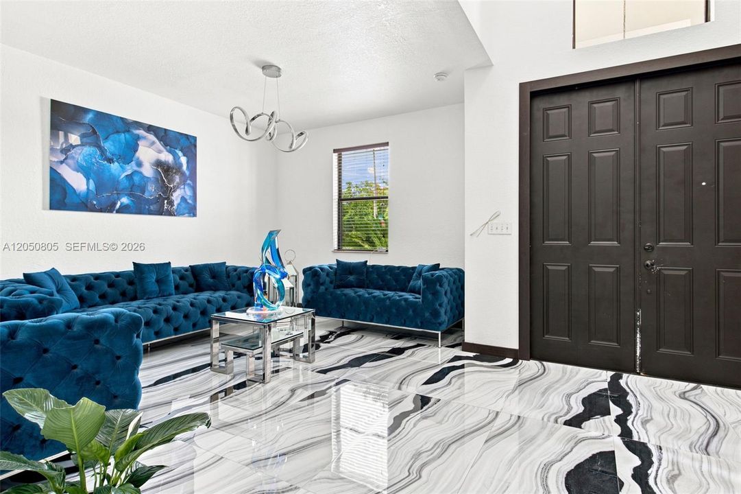 For Sale: $729,900 (5 beds, 5 baths, 2633 Square Feet)