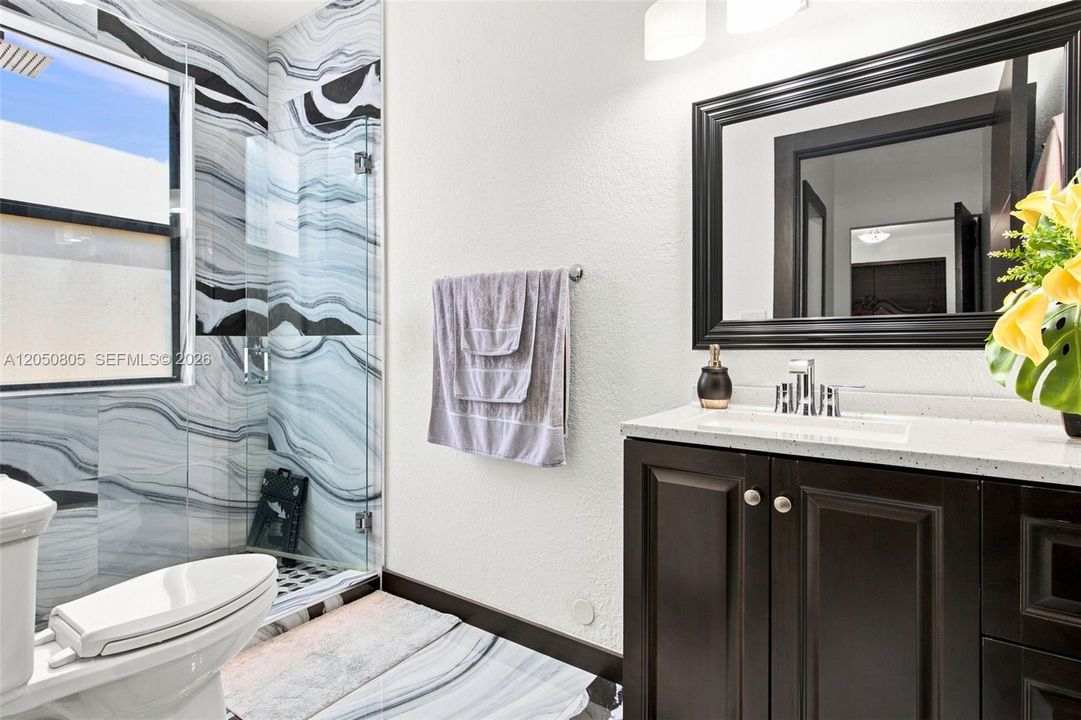 For Sale: $729,900 (5 beds, 5 baths, 2633 Square Feet)