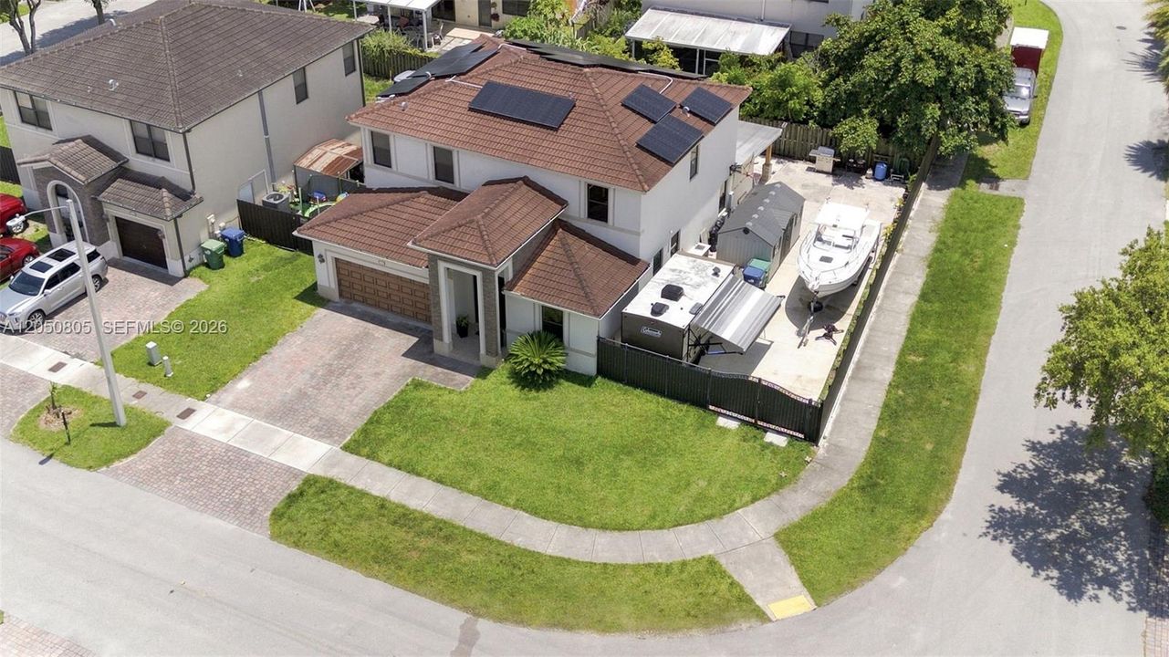 For Sale: $729,900 (5 beds, 5 baths, 2633 Square Feet)