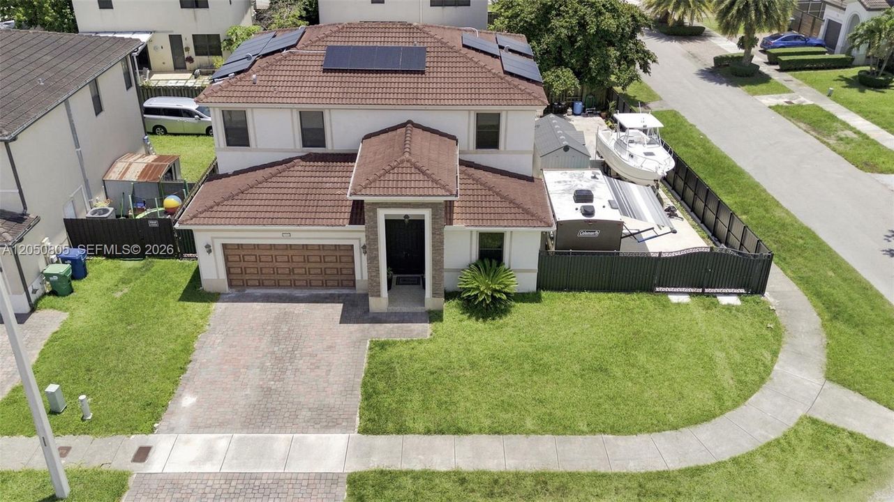 For Sale: $729,900 (5 beds, 5 baths, 2633 Square Feet)