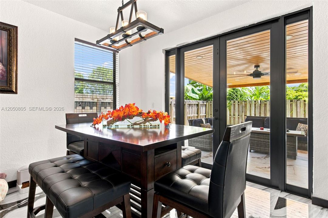 For Sale: $729,900 (5 beds, 5 baths, 2633 Square Feet)