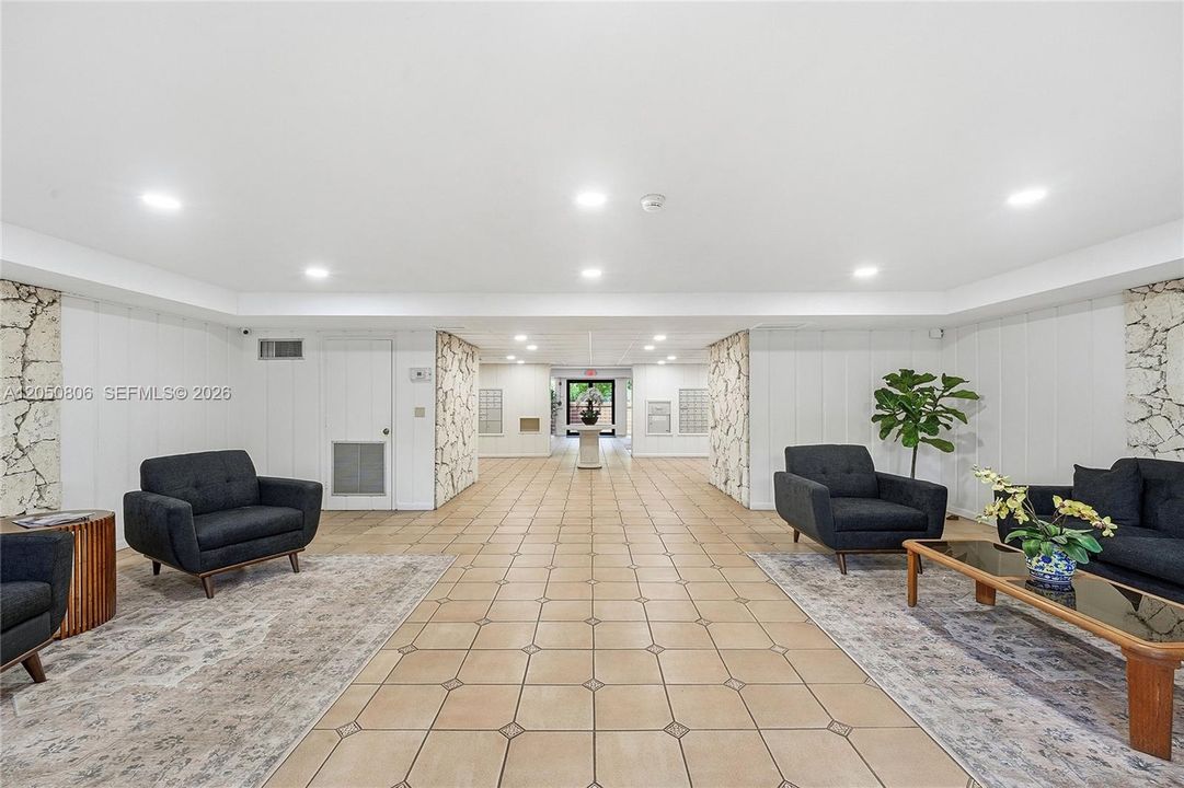 En Venta: $319,000 (1 camas, 1 baños, 896 Pies cuadrados)