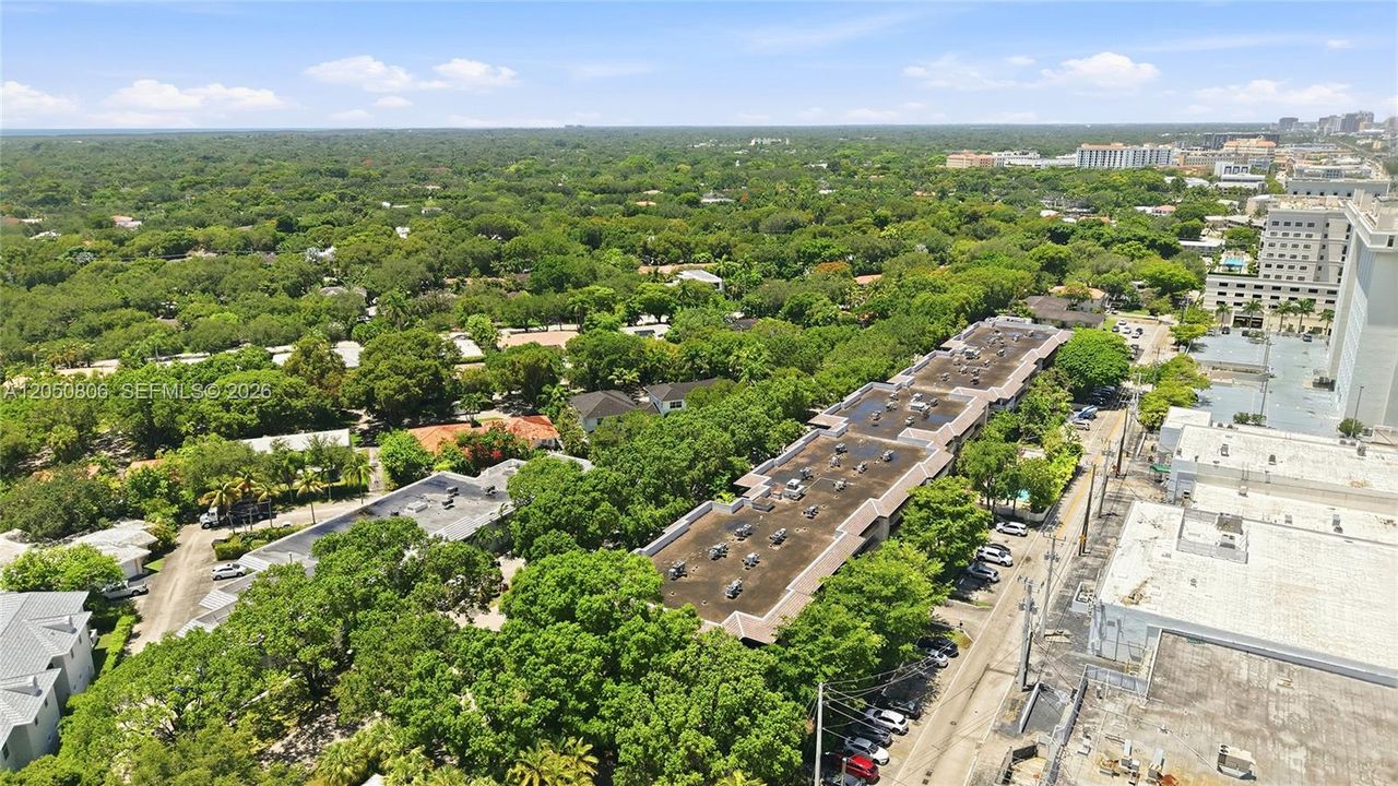 En Venta: $319,000 (1 camas, 1 baños, 896 Pies cuadrados)