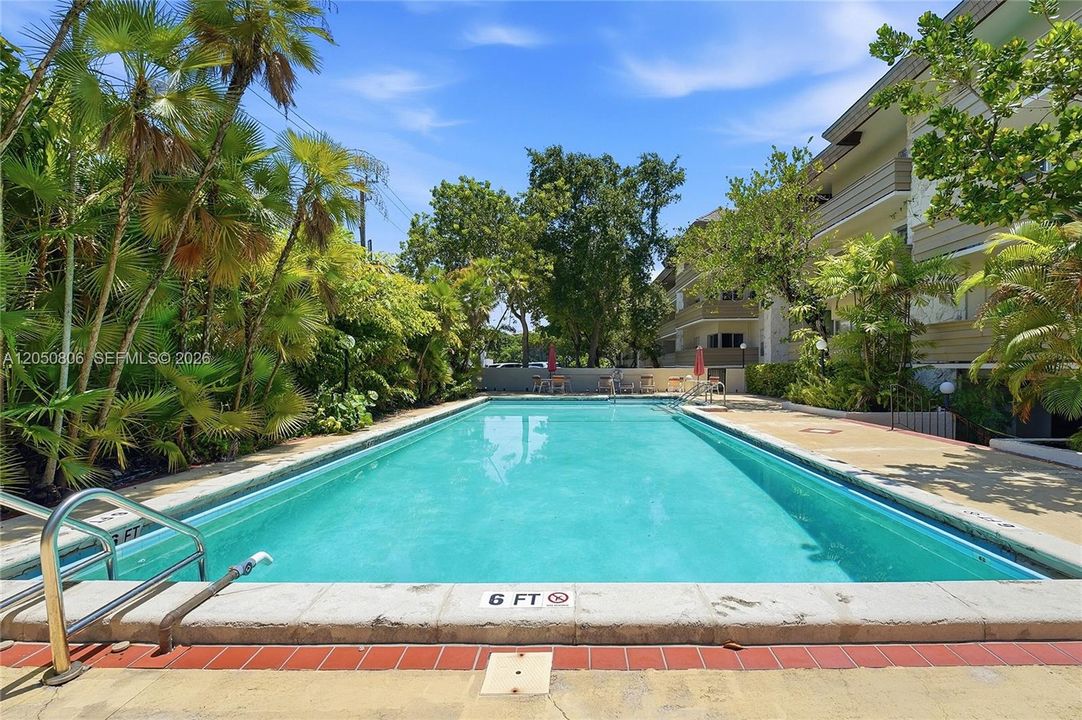 En Venta: $319,000 (1 camas, 1 baños, 896 Pies cuadrados)