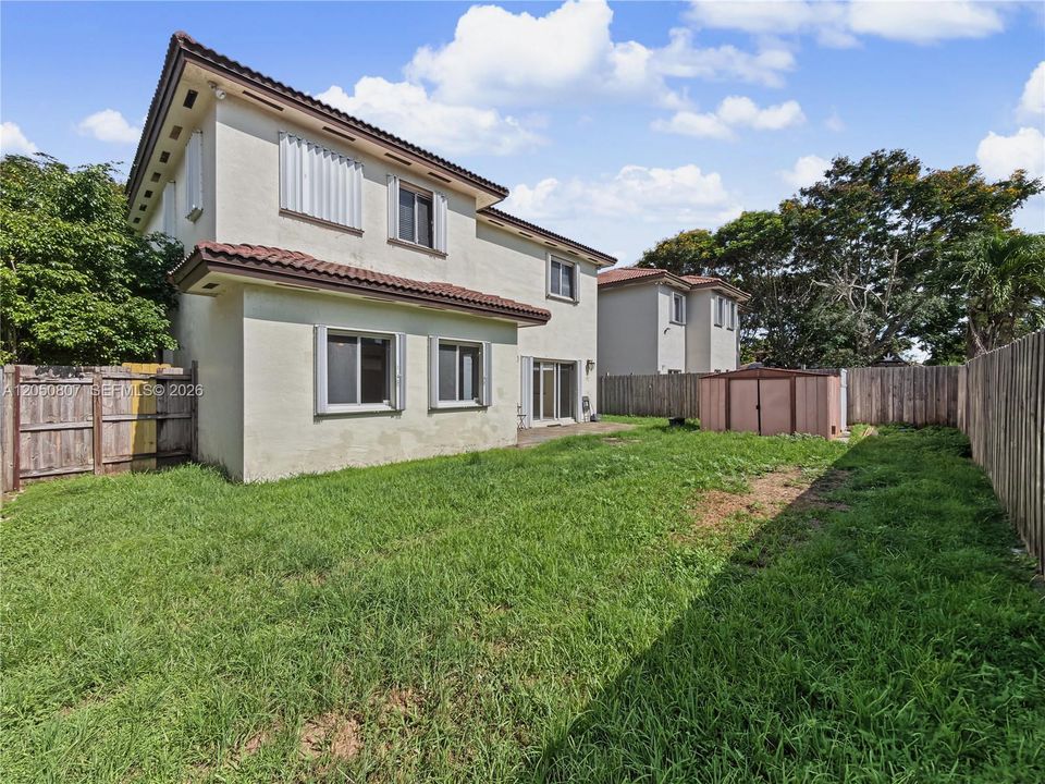 For Rent: $3,900 (3 beds, 3 baths, 2727 Square Feet)