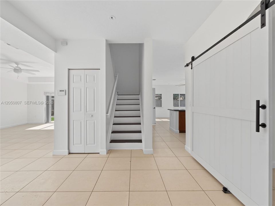 For Rent: $3,900 (3 beds, 3 baths, 2727 Square Feet)