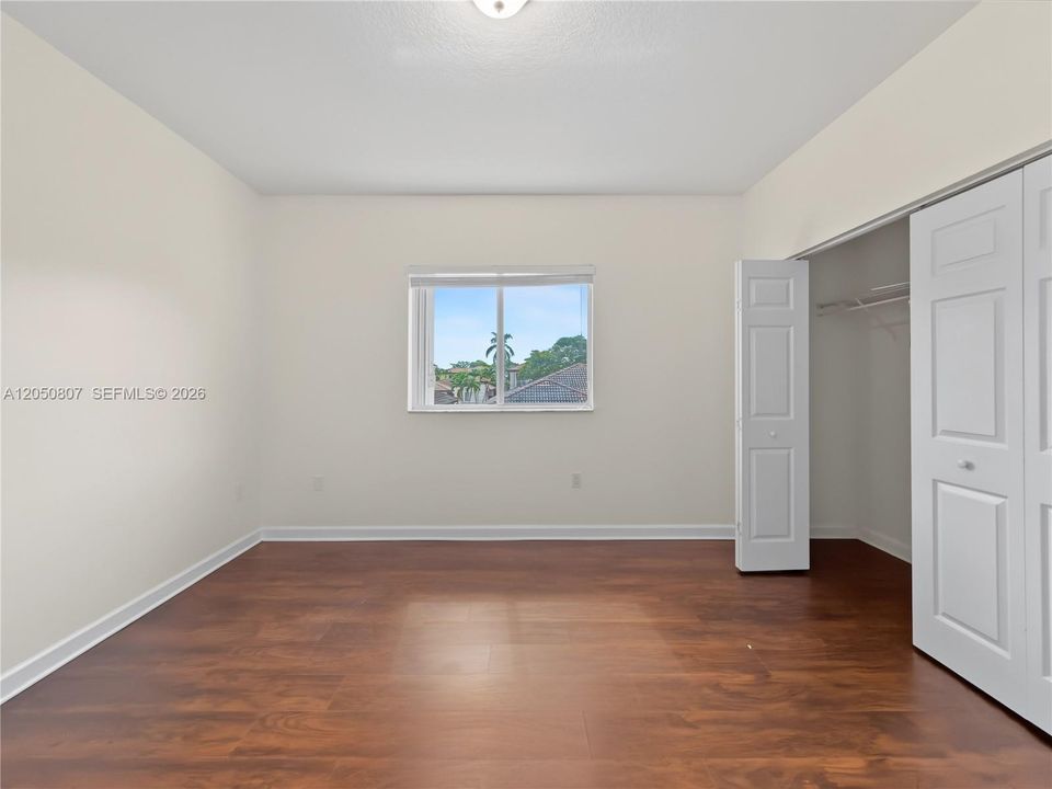 For Rent: $3,900 (3 beds, 3 baths, 2727 Square Feet)