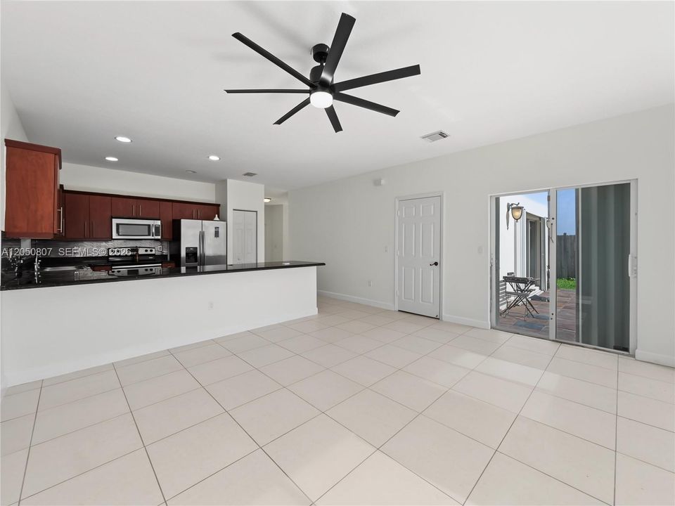 For Rent: $3,900 (3 beds, 3 baths, 2727 Square Feet)