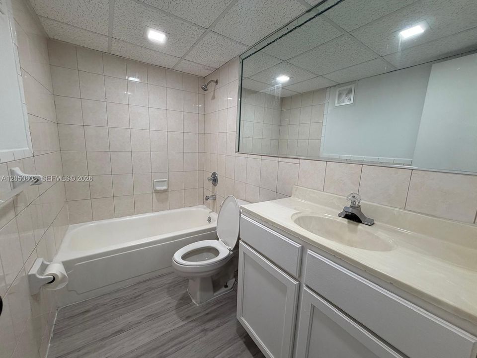 В аренду: $2,700 (3 спален, 2 ванн, 1262 Квадратных фут)