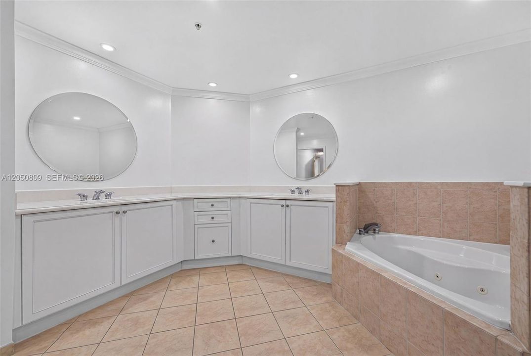 В аренду: $7,000 (2 спален, 2 ванн, 2229 Квадратных фут)