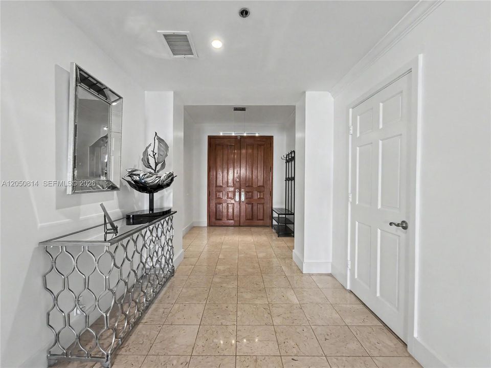 For Rent: $20,000 (3 beds, 3 baths, 2744 Square Feet)