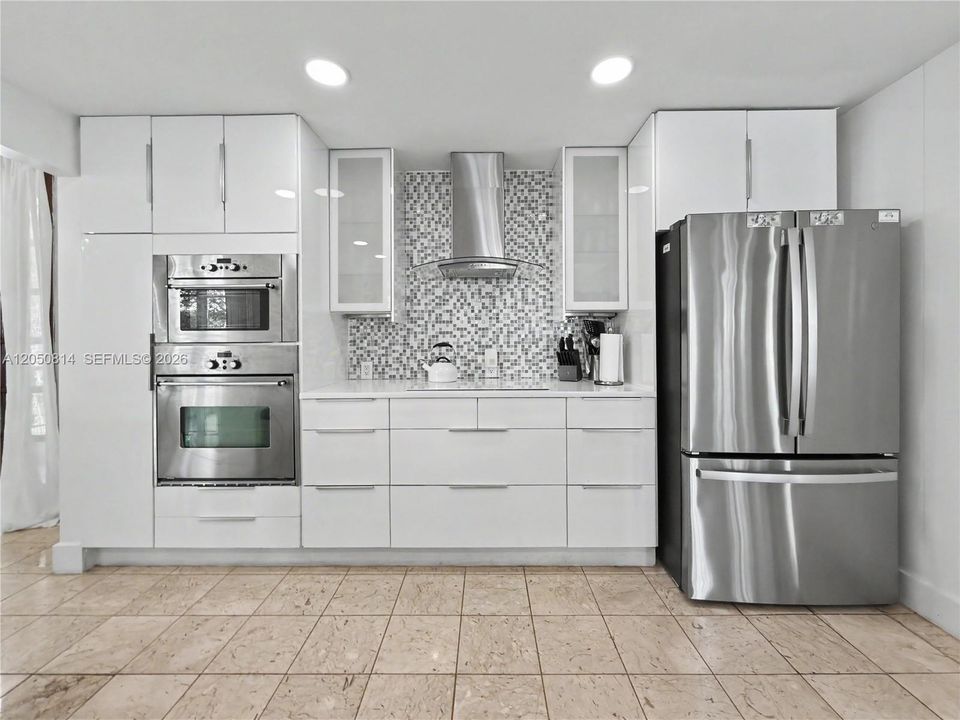 For Rent: $20,000 (3 beds, 3 baths, 2744 Square Feet)
