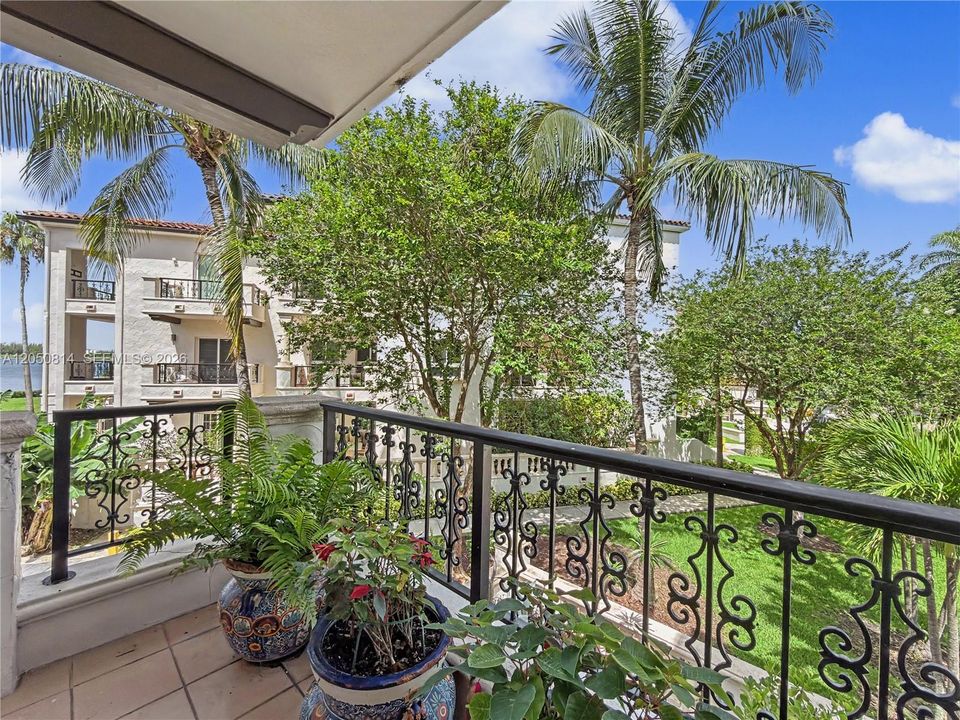 For Rent: $20,000 (3 beds, 3 baths, 2744 Square Feet)