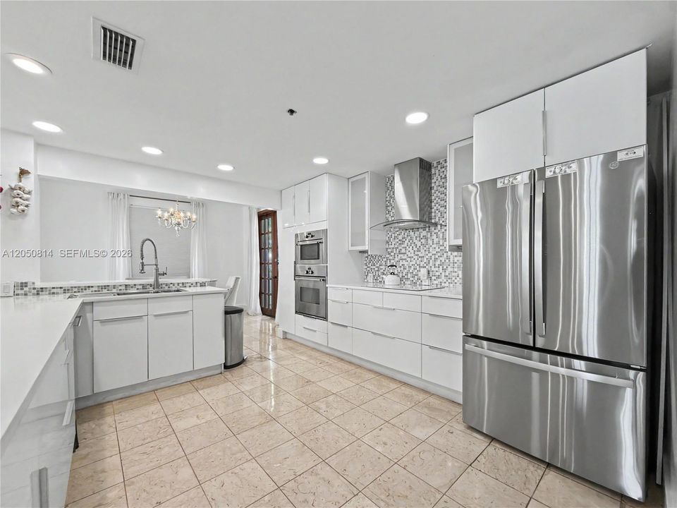 For Rent: $20,000 (3 beds, 3 baths, 2744 Square Feet)
