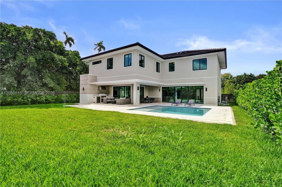 For Sale: $5,600,000 (5 beds, 6 baths, 5105 Square Feet)