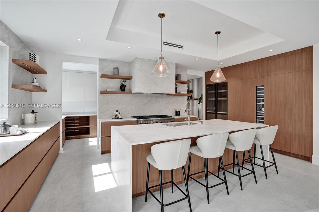For Sale: $5,600,000 (5 beds, 6 baths, 5105 Square Feet)
