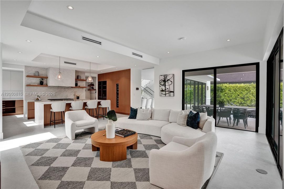 For Sale: $5,600,000 (5 beds, 6 baths, 5105 Square Feet)
