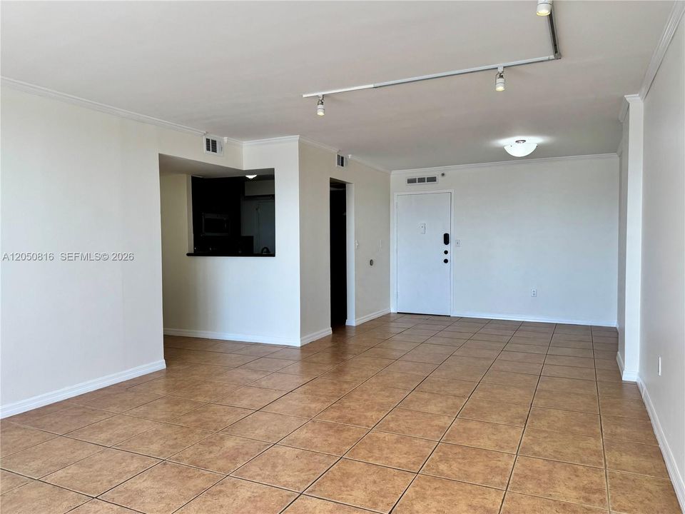 В аренду: $2,450 (2 спален, 2 ванн, 1058 Квадратных фут)