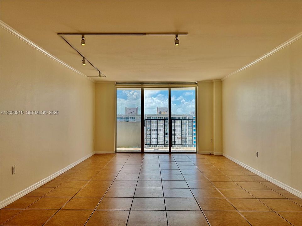 В аренду: $2,450 (2 спален, 2 ванн, 1058 Квадратных фут)