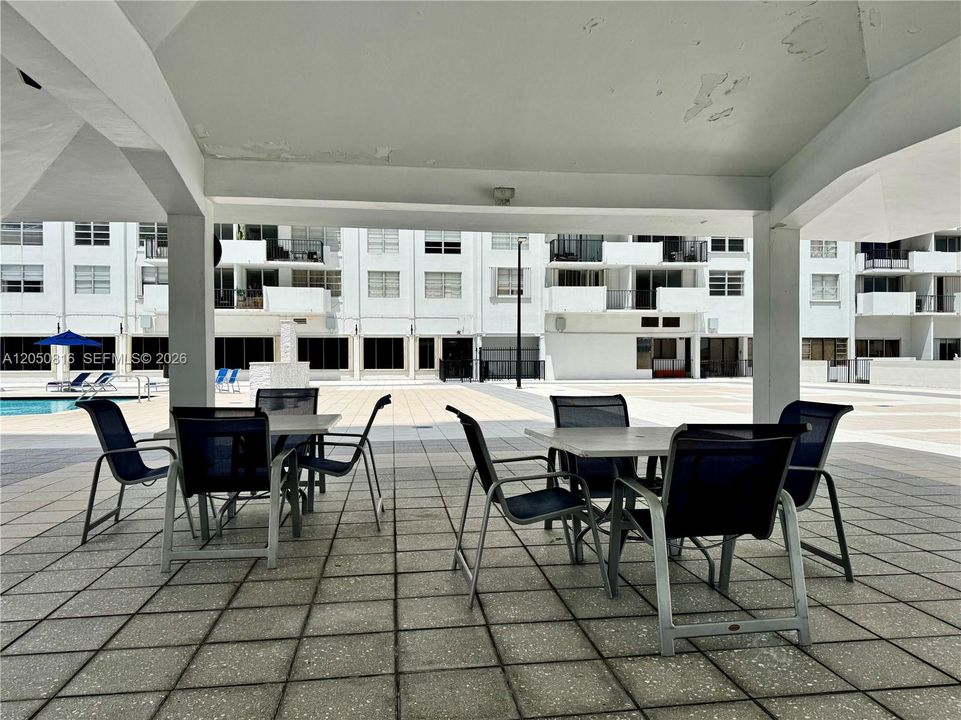 В аренду: $2,450 (2 спален, 2 ванн, 1058 Квадратных фут)