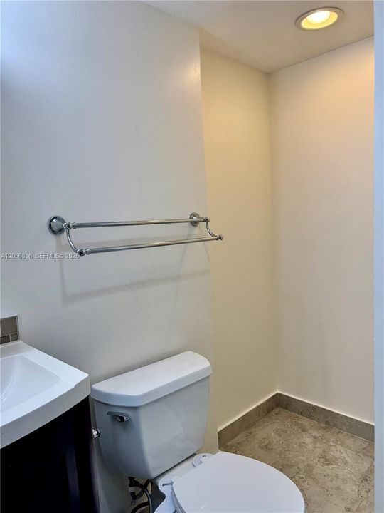 В аренду: $2,450 (2 спален, 2 ванн, 1058 Квадратных фут)