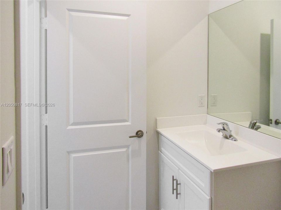 Activo con contrato: $399,000 (3 camas, 2 baños, 1695 Pies cuadrados)