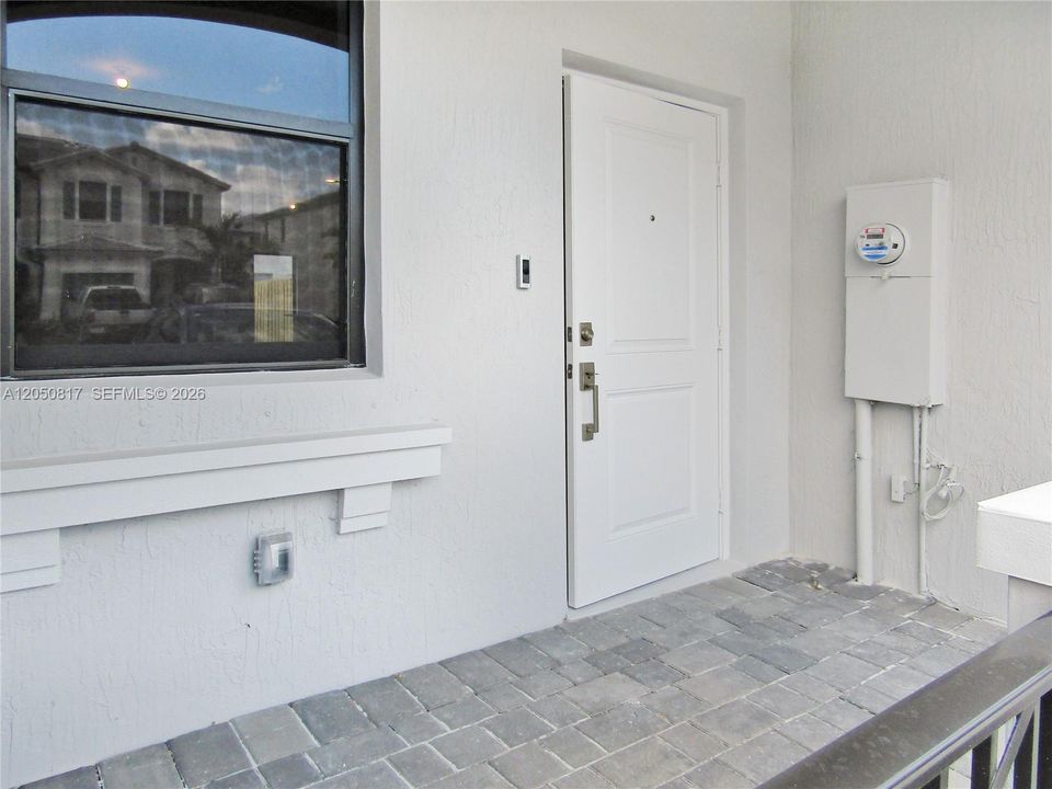 Activo con contrato: $399,000 (3 camas, 2 baños, 1695 Pies cuadrados)