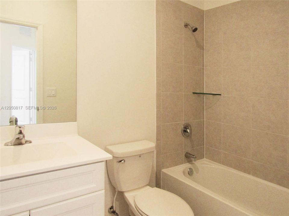 Activo con contrato: $399,000 (3 camas, 2 baños, 1695 Pies cuadrados)