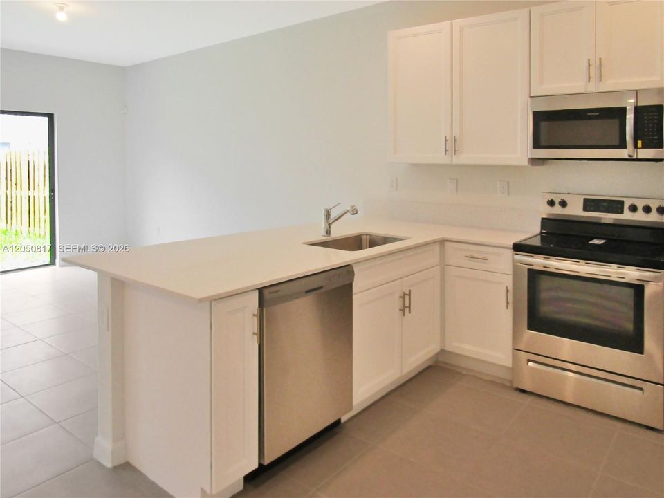 Activo con contrato: $399,000 (3 camas, 2 baños, 1695 Pies cuadrados)