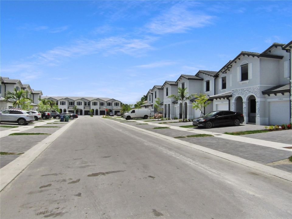Activo con contrato: $399,000 (3 camas, 2 baños, 1695 Pies cuadrados)