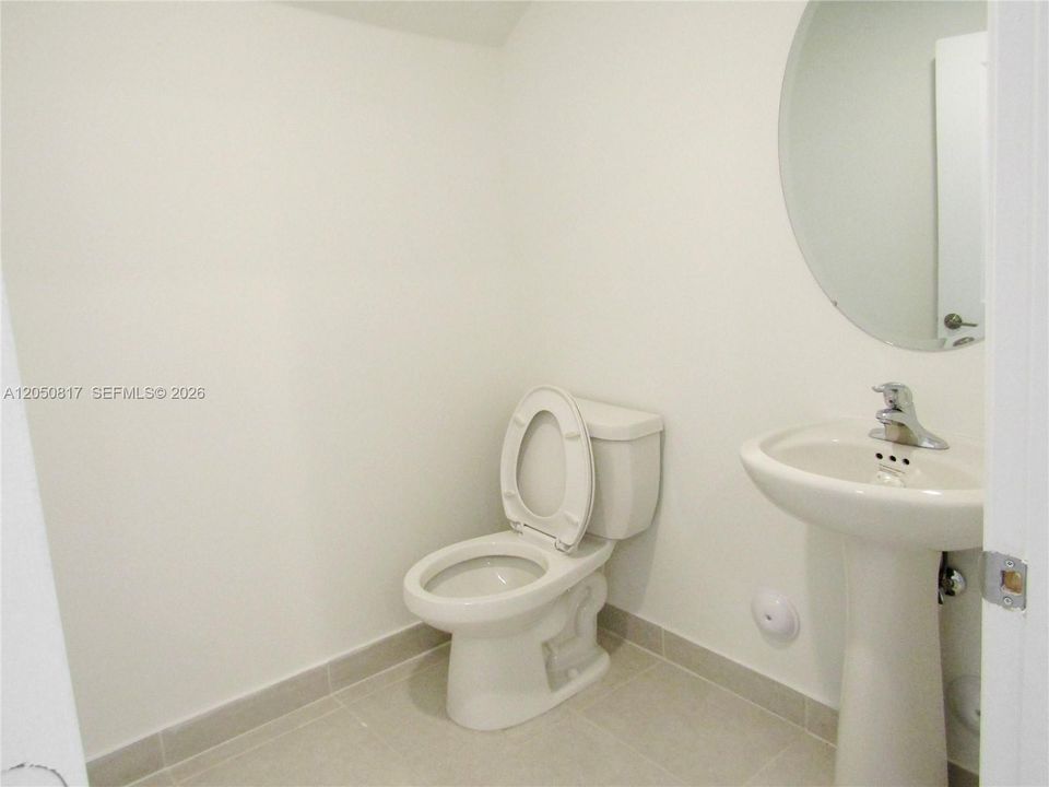 Activo con contrato: $399,000 (3 camas, 2 baños, 1695 Pies cuadrados)