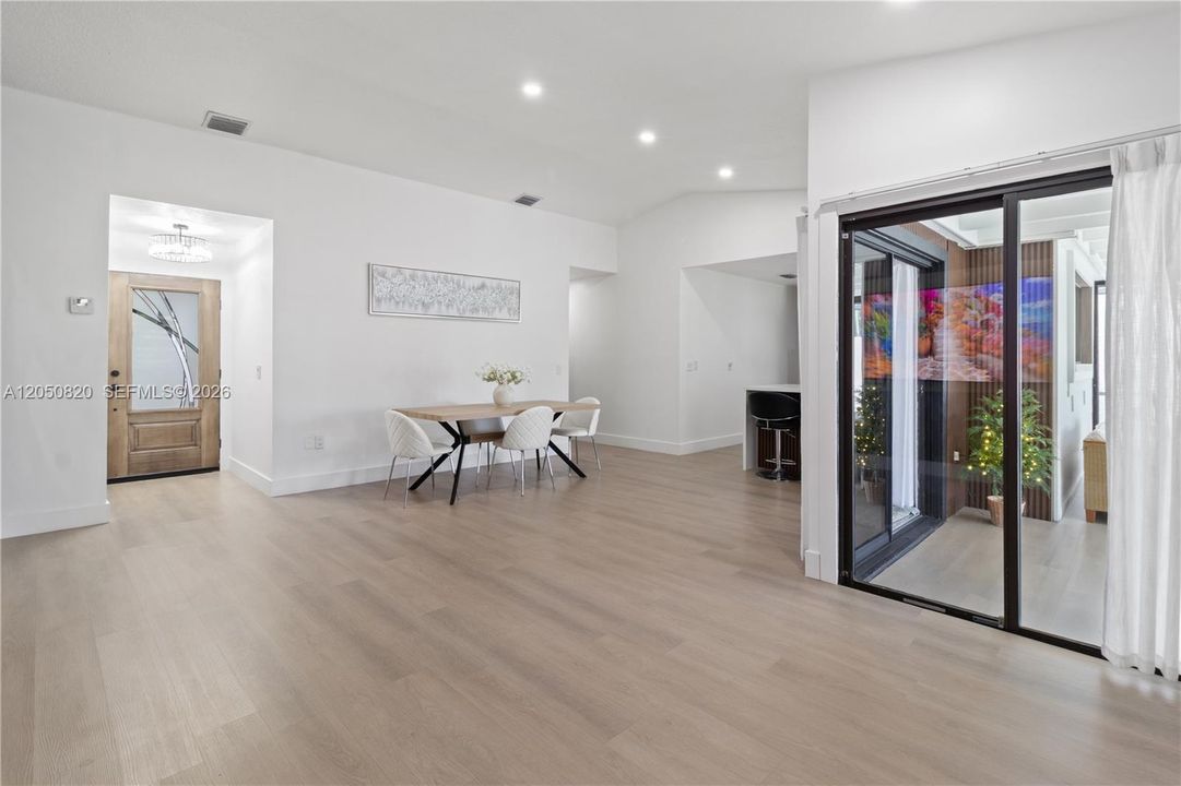 For Sale: $644,900 (3 beds, 2 baths, 1414 Square Feet)