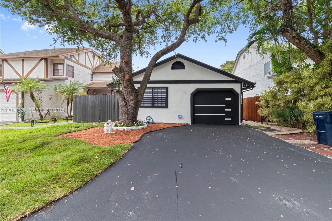 For Sale: $644,900 (3 beds, 2 baths, 1414 Square Feet)