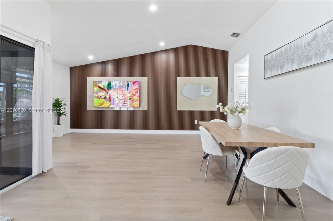 For Sale: $644,900 (3 beds, 2 baths, 1414 Square Feet)
