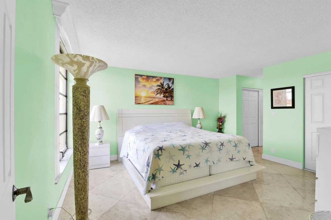 5734 Coral Lake Dr, Margate - 34