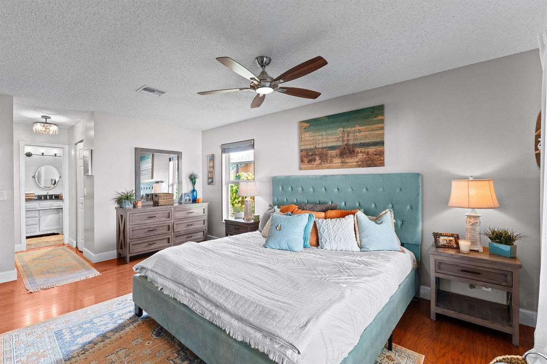 25-web-or-mls-A7408314