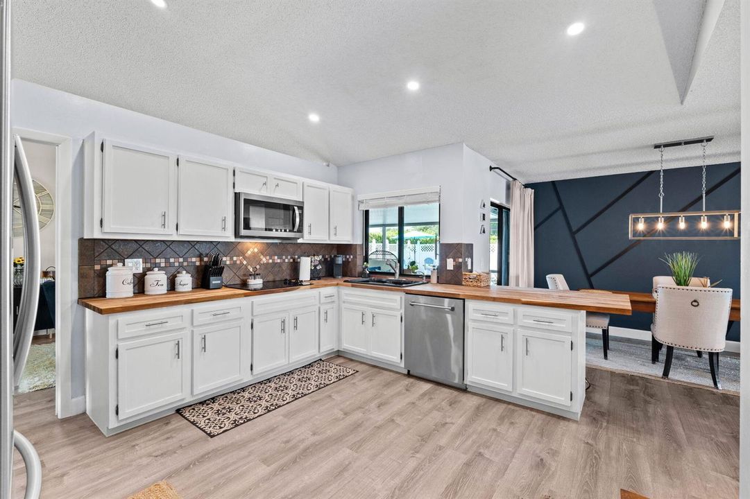 14-web-or-mls-A7408347