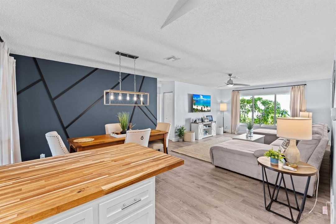 19-web-or-mls-A7408374